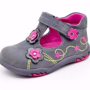 Manaqui kids and toddler shoes